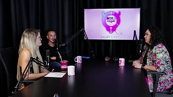 Preview 4 of Pirno Vidio - Falou um pouco sobre a terapia sexual e que &quot_pro&iacute_be&quot_ a penetra&ccedil_&atilde_o,  e a mulher &eacute_ colocada na reprodu&ccedil_&atilde_o - Marina Karam (sex&oacute_loga) (SHEER/RED)