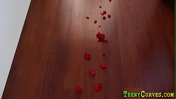 Preview 2 of Spia Gay - Round booty bathing teen