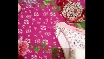 Preview 3 of Hot Sex Shoplyter - Punhetando Calcinhas da Cunhada