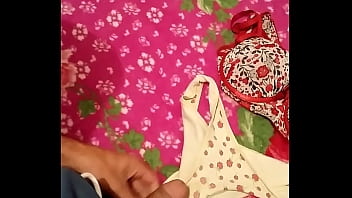 Preview 1 of Hot Sex Shoplyter - Punhetando Calcinhas da Cunhada