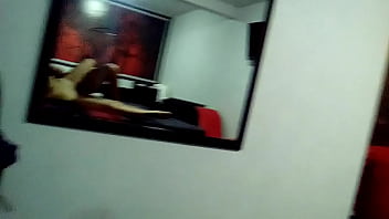 Preview 1 of Bro Spys On Sis - con una morrita de 18 frente al espejo en el hotel