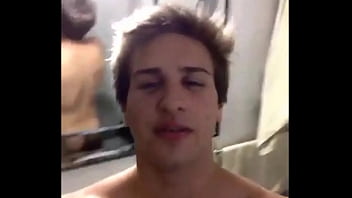 Preview 2 of Mom And Oli - Lucas Gar&oacute_falo desnudo - Youtuber argentino