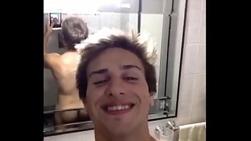 Preview 3 of Mom And Oli - Lucas Gar&oacute_falo desnudo - Youtuber argentino