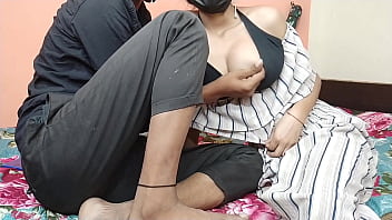 Preview 1 of New Brezzers - Desi Village Stepsister Ko Stepbrother Ne First Time Jamkar Choda