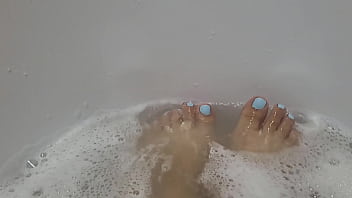 Preview 1 of Zoe Azuli Feet - Ванная фетиш ноги. пальцы ног,  подошва.