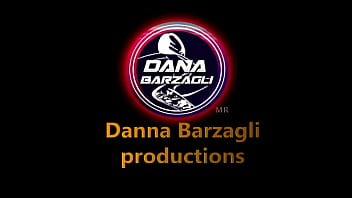 Preview 1 of Tall Tom - dana barzagli te invita a ver una peli