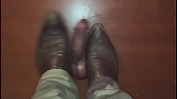 Preview 1 of Bulle Doll - Cowboy boot master taps black cock/balls