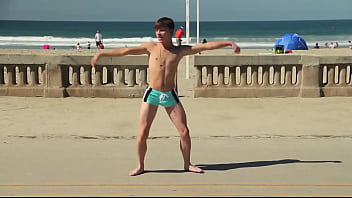 Preview 4 of Digital Padokon Xxx - Twink dancing in the beach with speedo bulge / Novinho dan&ccedil_ando sunga na praia