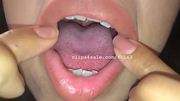 Preview 4 of Mom Babs Kesing Yang Boy - Mouth Fetish - Lisa Mouth Video1