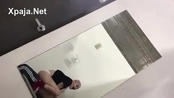 Preview 4 of Free Pissing Asian Girls - Rubia dandose al entrenador del gimnasio