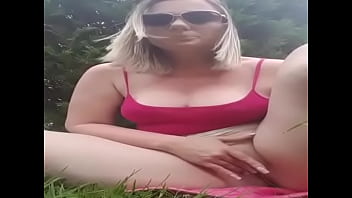 Preview 4 of Hot Sex Kusma - Loira-masturbando-no-Parque-at&eacute_-Gozar