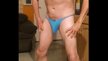 Preview 2 of 14 Year Old Gras - Baile striptease con tanga de elefante terminando desnudo.