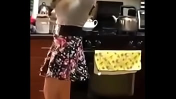Preview 1 of Videos Xxx Colejialas D18 - رقص دختر ایرانی