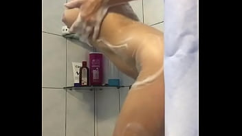 Preview 3 of 2 Girls Playing Sex Toy - tomando banho