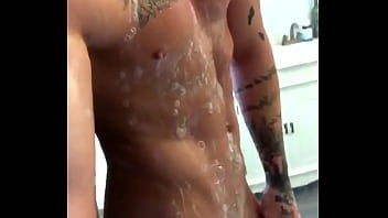 Preview 3 of Step Siblings Ogray Porn - Guri sarado e roludo no banheir&atilde_o