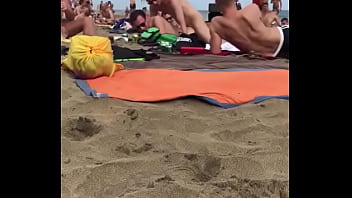 Preview 1 of Hot Teen Dosti - Foda na praia de nudismo gay
