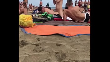 Preview 4 of Hot Teen Dosti - Foda na praia de nudismo gay
