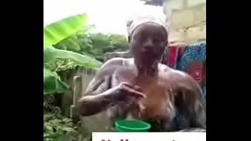 Preview 4 of Nari Parl - Busola Naija Girl Bathing Video Busted Online