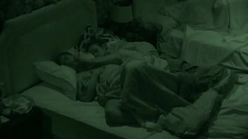 Preview 2 of Janawr Xvidie - BB19 USA : Matt and Raven Handjob #2