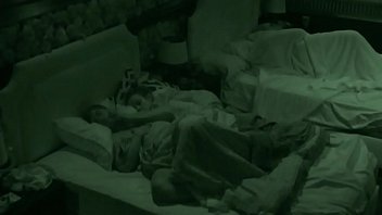 Preview 3 of Janawr Xvidie - BB19 USA : Matt and Raven Handjob #2