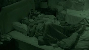 Preview 1 of Janawr Xvidie - BB19 USA : Matt and Raven Handjob #2
