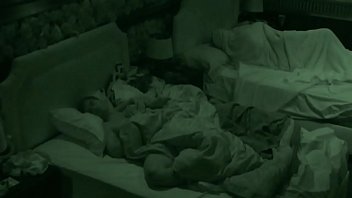 Preview 4 of Janawr Xvidie - BB19 USA : Matt and Raven Handjob #2