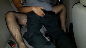 Preview 3 of Desperate Amateurs Wife Swap - cogiendo con invitado en el auto