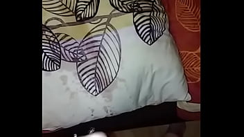 Preview 3 of Full Boody Xxx - pissing on the pillow