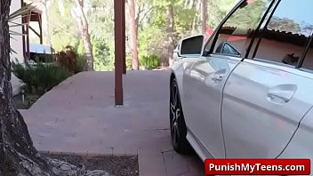 Preview 2 of New Zealand Mustur - Fan Gets Cage FUCKED with Alexa Raye and Vanessa Cage free video-01