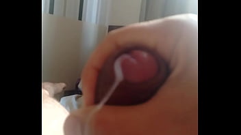 Preview 3 of Dirty German Pervert Porn - Punhetando e gozando na cama sozinho!!!