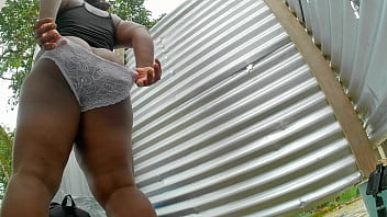 Preview 2 of Go Butty - Camara en cabina de playa(AMATEUR)