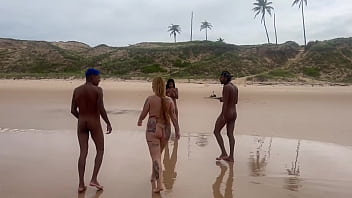 Preview 3 of Prancis Bokep - Fudendo a gostosa na praia com todo mundo vendo