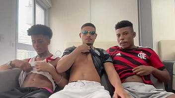 Preview 1 of Xxx Desi 2019 - Duas rolas &eacute_ melhor ainda