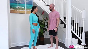 Preview 1 of Sophie Dee With Tommy Gunn - Milf Body Stretching Deep Alexa Payne