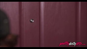 Preview 1 of Teen Couple Live - Horny Milf Cherie DeVille Seduces Delivery Guy
