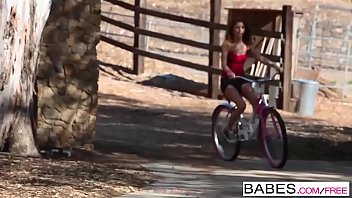 Preview 1 of Mimami Xxx - Babes - Balade dapres-midi  starring  Lexi Bloom clip