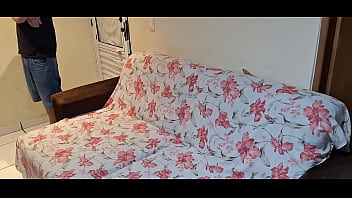 Preview 1 of Cum Culo - Jogando domin&oacute_ com minha enteada notei que ela estava sem calcinha!