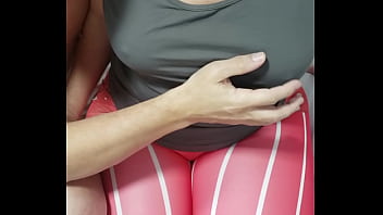Preview 2 of Hinde Vedoxxx - Coroa gordinha gostosa bucetuda traindo o marido corno com ele assistindo a mostrano na webcam