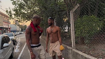 Preview 1 of Non Stop Lasbin Lust - Esse dotado de 24 cm estava perdido na rua ,  levei ele pra casa para poder achar o caminho,  e ele acabou achando o caminho do meu cu e do meu marido