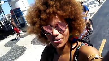 Preview 2 of Dating Little Person - giovana bombom - talks on bike