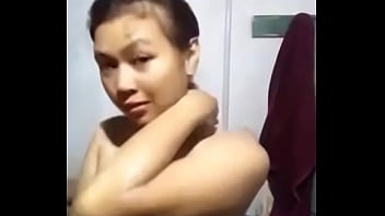 Preview 2 of Old Men Anal Teen - Khmer sex khmer girl shower ? បែកធ្លាយងូតទឹកស្រាត