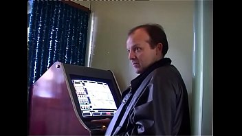 Preview 1 of Girl Rape Boy Hentai - Vecchia al bar ha trovato chi le sfonda il culo