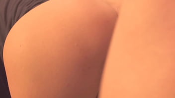 Preview 1 of Mom Riding Creampie Cumshot - I fuck my boyfriend&#039_s friend when he goes to the bathroom