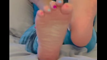 Preview 4 of Tranny Seduce Virgin Boy - Prettyfeetelite - Barefoot Goddess Twinkletoes - Showing off her gym feet while she texts her new friend