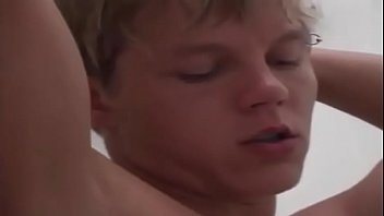 Preview 3 of Kising On Bobs - 480P 600K 101480322