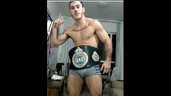 Preview 1 of Sex Yung Boy Mom - davi eliasquevici mostrando o volume de sua neca com parafimose