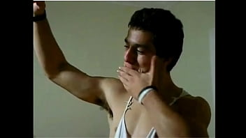 Preview 4 of Sex Yung Boy Mom - davi eliasquevici mostrando o volume de sua neca com parafimose
