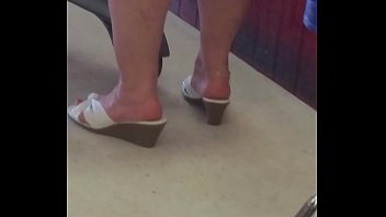 Preview 2 of Indai Girls Xxx Hindi - Mature bbw feet