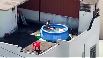 Preview 1 of Vorn Norway - foda na piscina