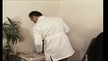 Preview 2 of Pakistani Meets Xx - Profession Gynecologue